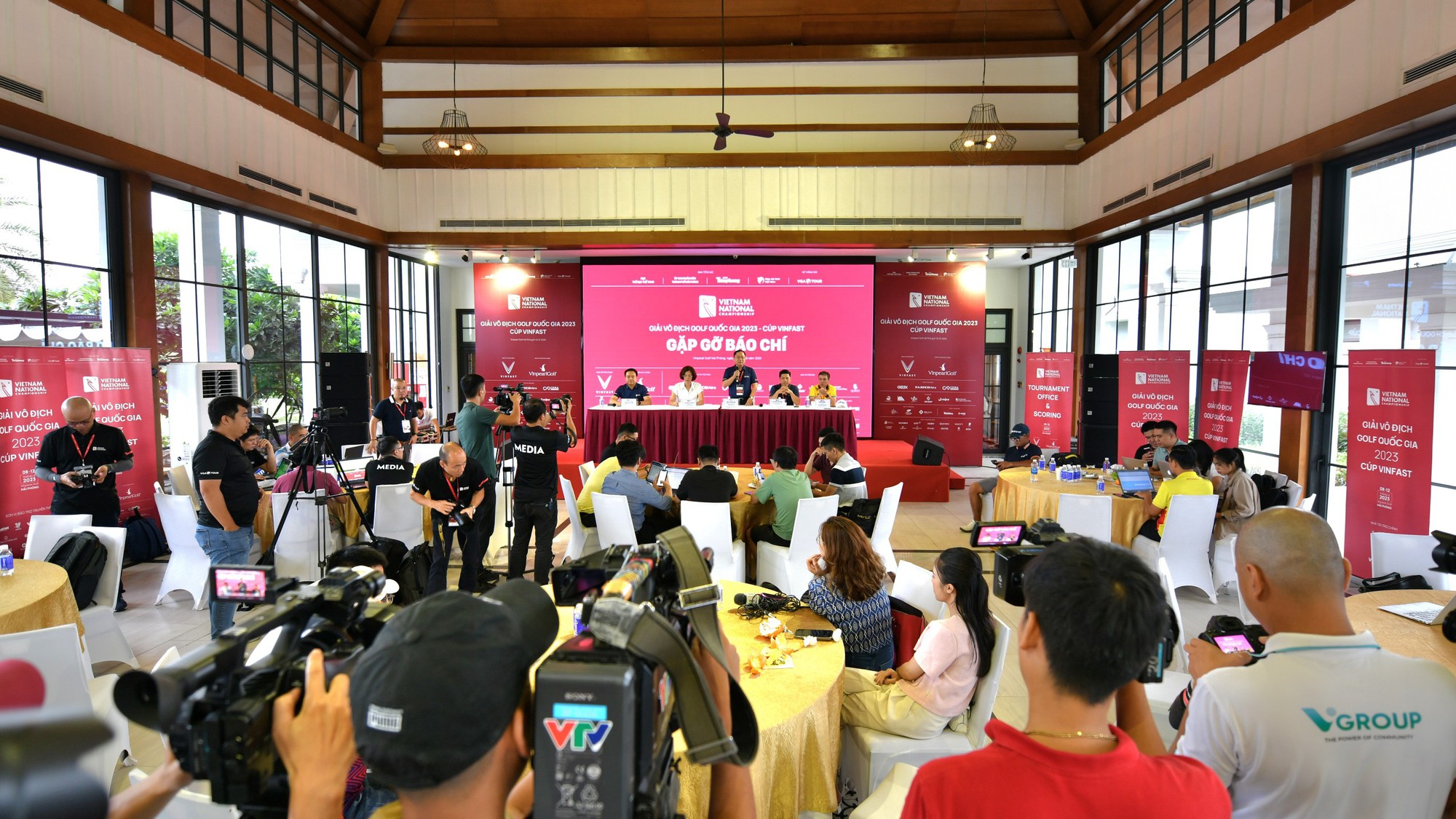 Golfer đối diện &quot;nắng mưa thất thường&quot; tại giải vô địch Golf Quốc gia 2023 – Cúp VinFast - Ảnh 3.