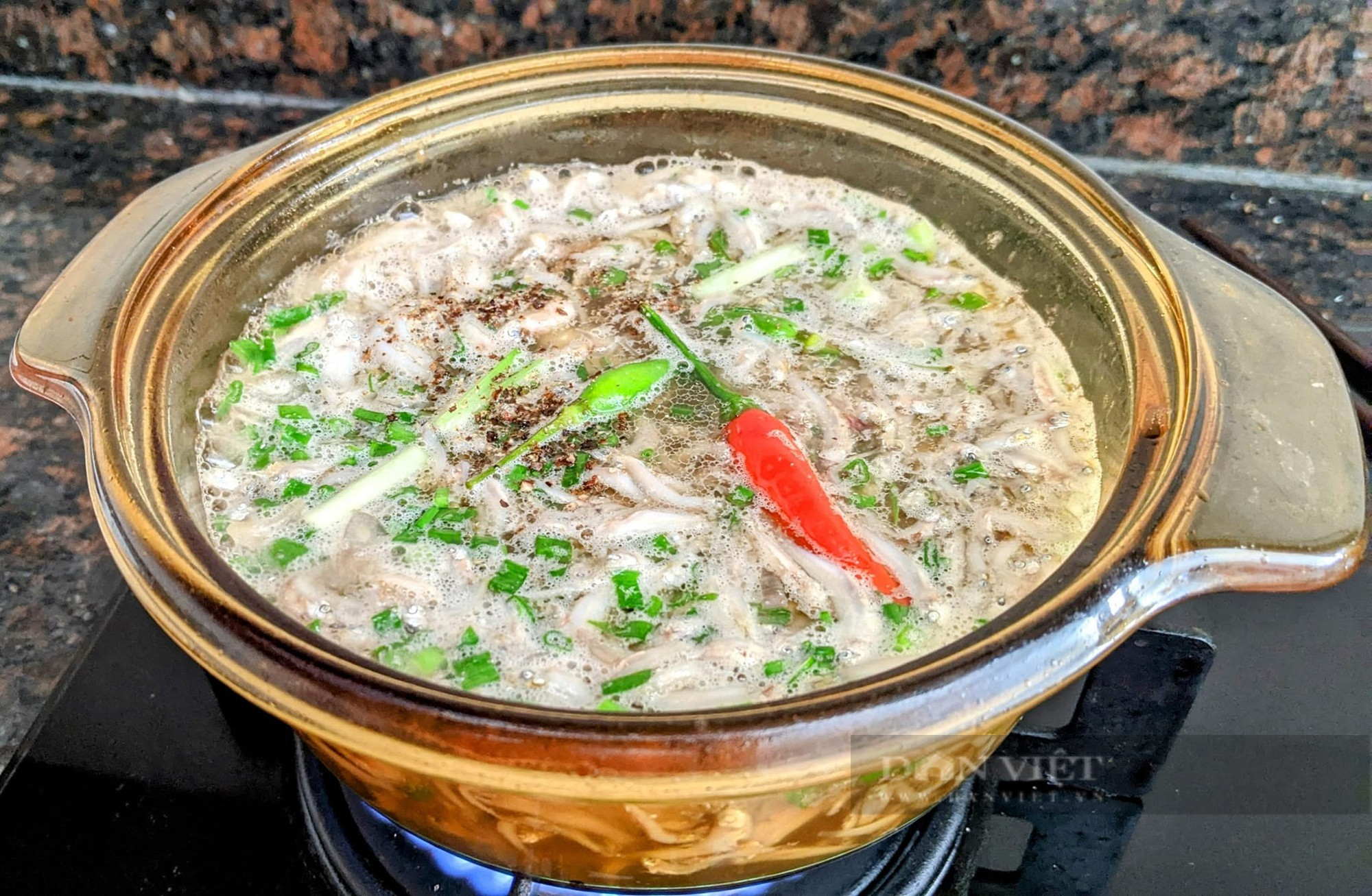Loại cá có kích thước vô cùng nhỏ bé nhưng giàu giá trị dinh dưỡng, giúp đẹp da, sáng mắt, chắc xương  - Ảnh 5.
