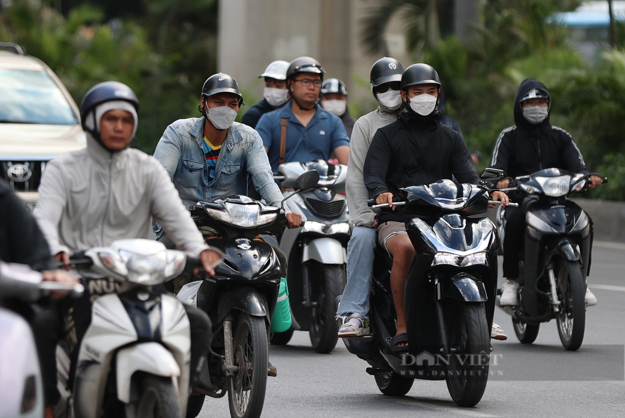 Hàng loạt dải phân cách trên đường Nguyễn Trãi được tháo dỡ sau 1 năm thí điểm - Ảnh 4.
