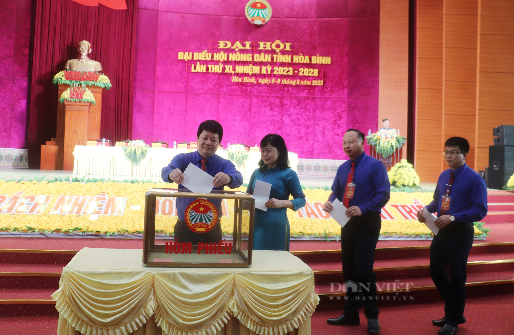 Đại hội đại biểu Hội Nông dân tỉnh Hòa Bình lần thứ XI: Bầu 33 đồng chí vào Ban Chấp hành khóa mới - Ảnh 7.