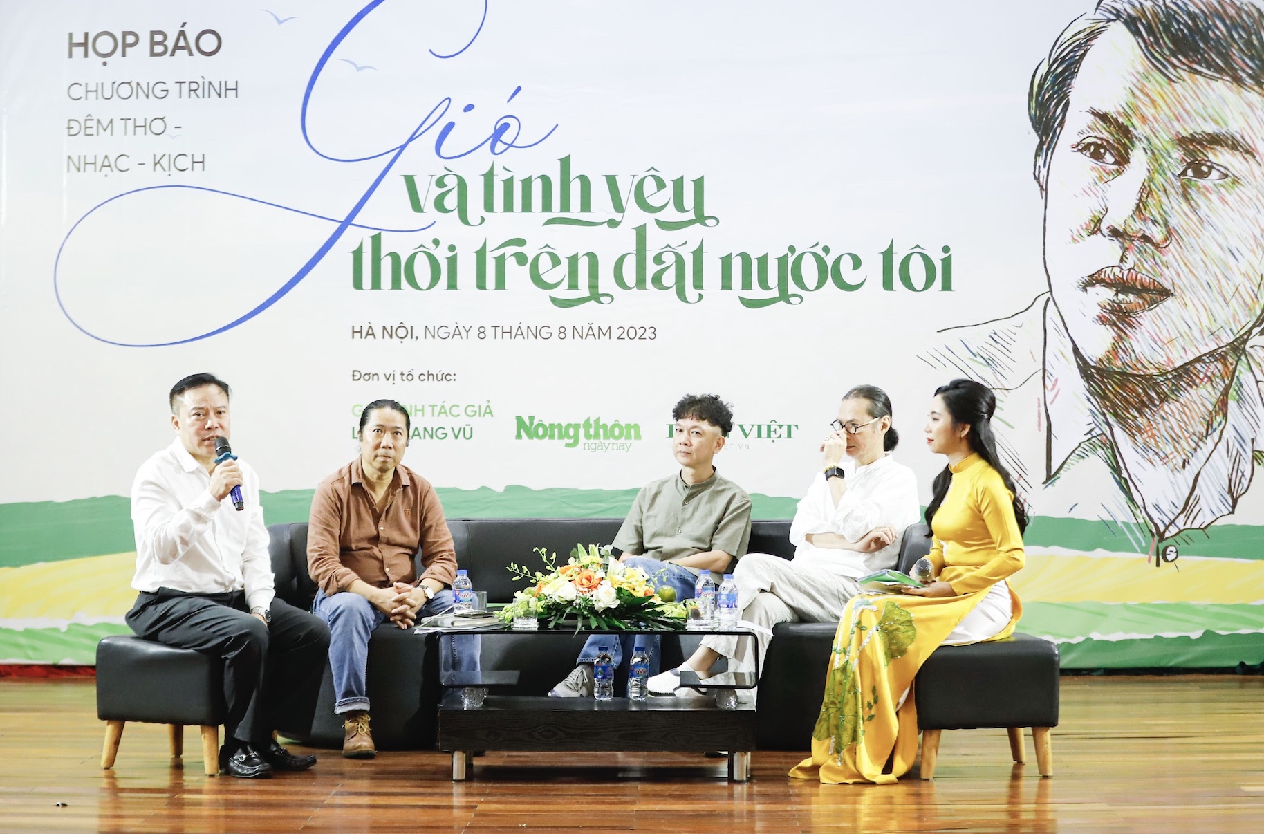 Đêm thơ nhạc kịch &quot;Gió và Tình yêu thổi trên đất nước tôi&quot;: Cảm hứng về tình yêu và sự tự do - Ảnh 1.