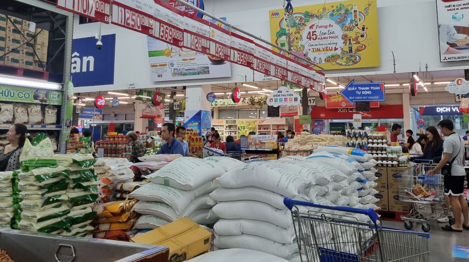 TP.HCM đề nghị doanh nghiệp, nhà phân phối giữ ổn định giá gạo - Ảnh 1.