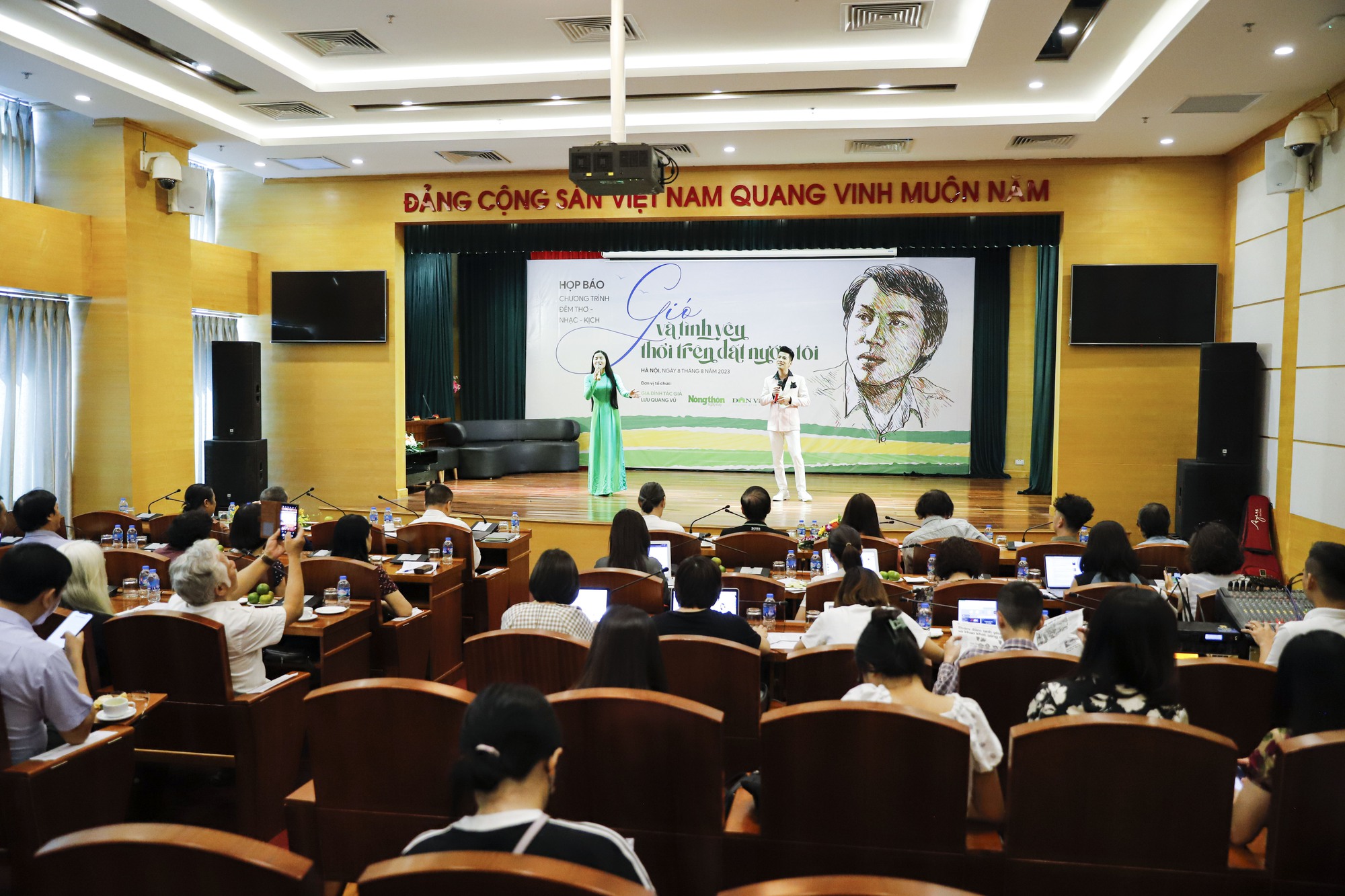 Người phụ nữ Lưu Quang Vũ yêu trong &quot;những năm đau xót và hy vọng&quot; lần đầu được công khai - Ảnh 2.