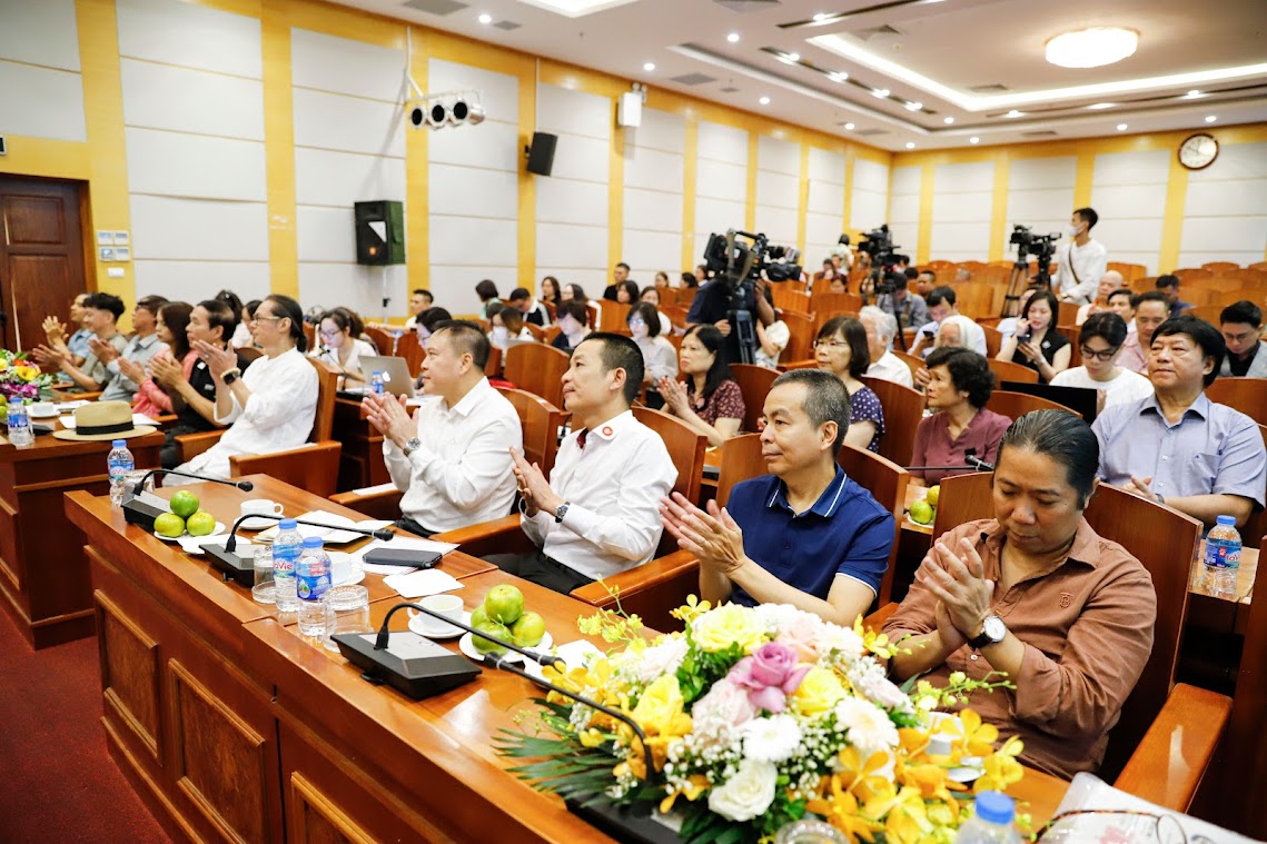 Người phụ nữ Lưu Quang Vũ yêu trong &quot;những năm đau xót và hy vọng&quot; lần đầu được công khai - Ảnh 1.
