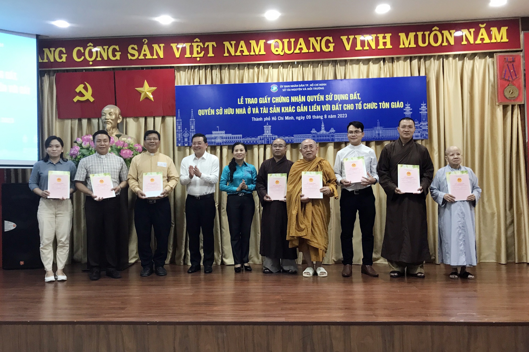 TP.HCM có hơn 800 cơ sở tôn giáo được cấp sổ hồng - Ảnh 1.