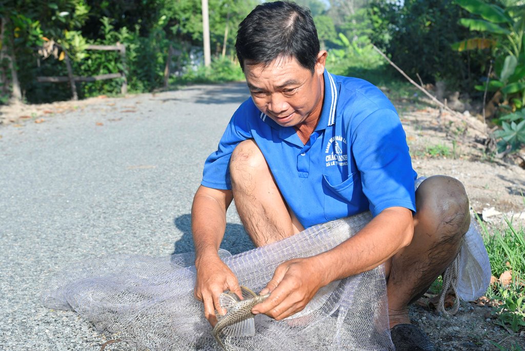 Đi chài cá cùng ông Trung - Ảnh 9.