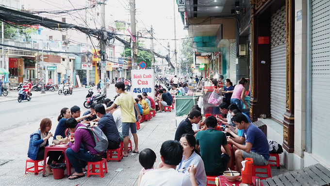 Kinh doanh vỉa hè TP.HCM không phải xin phép từ tháng 9 - Ảnh 1.