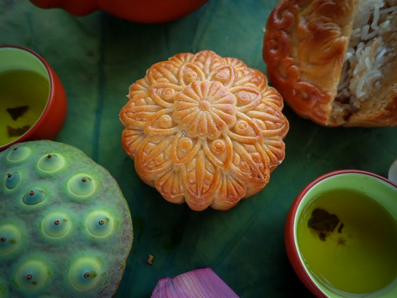 Bánh trung thu giá rẻ, handmade tràn ngập thị trường: Tiêu chí lựa chọn bánh an toàn  - Ảnh 2.