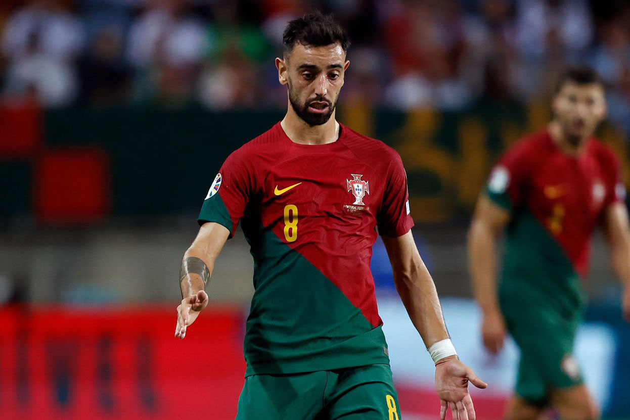 Ronaldo vắng mặt, Bruno Fernandes lập kỷ lục giúp Bồ Đào Nha đại thắng 9-0 - Ảnh 1.