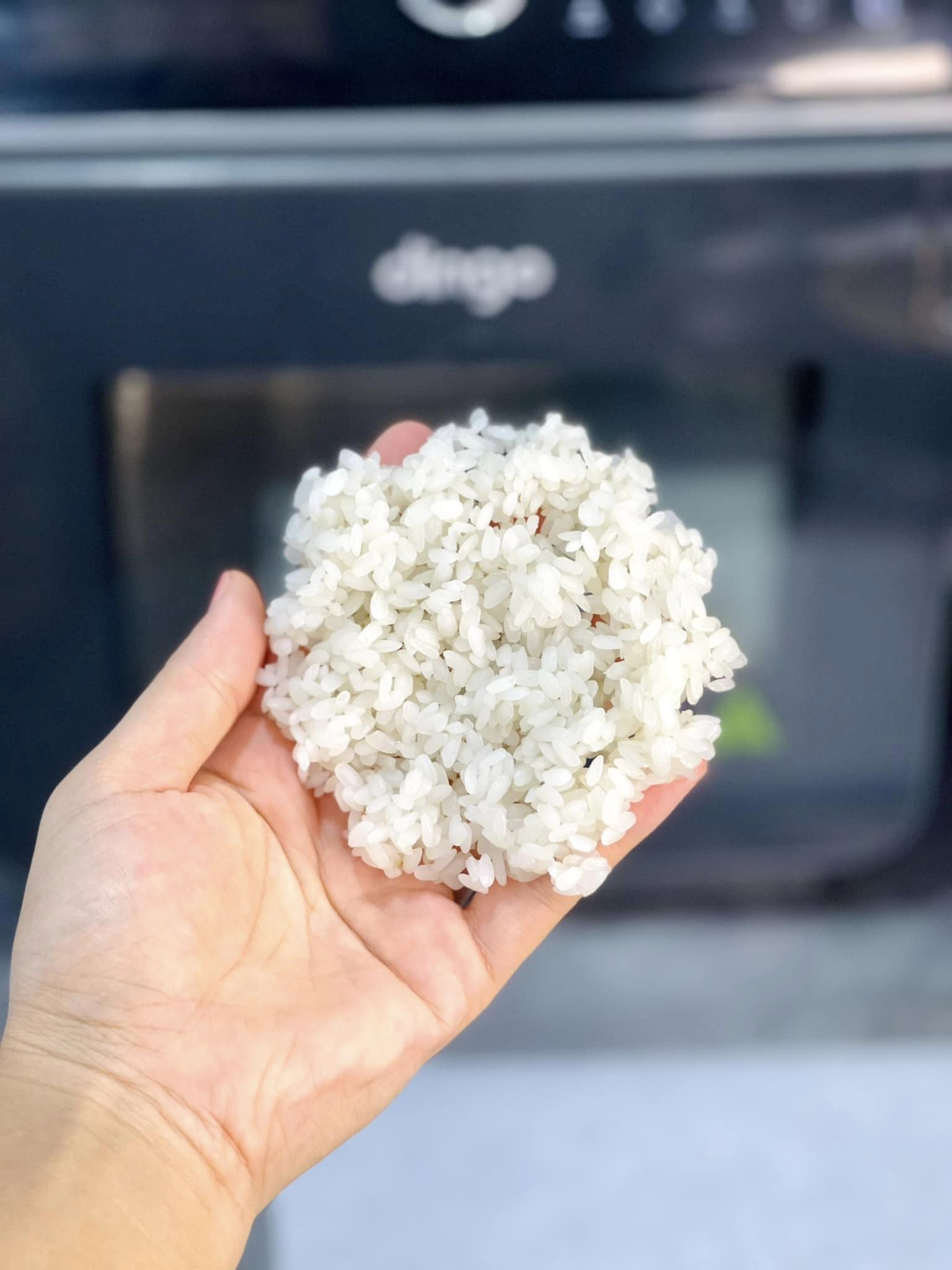 Mách bạn cách làm cơm cháy siêu đơn giản mà ngon khó cưỡng tại nhà - Ảnh 4.