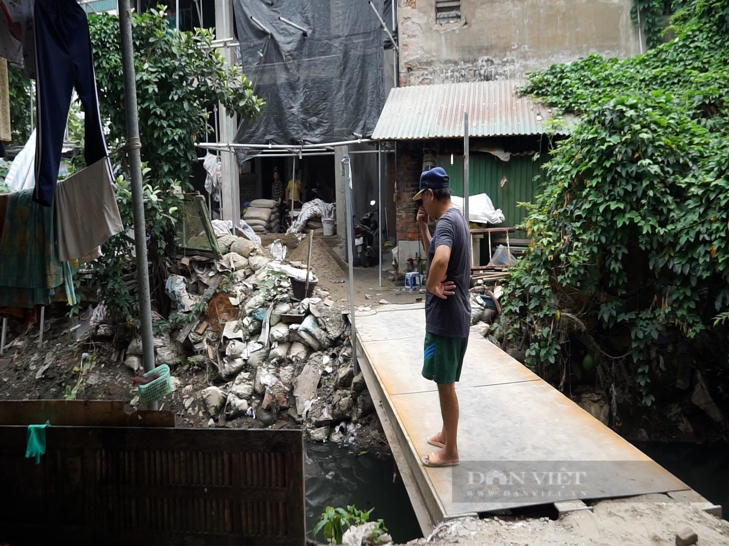 Người dân lo sợ bệnh sốt xuất huyết tại con mương ô nhiễm bậc nhất Thủ đô - Ảnh 9.