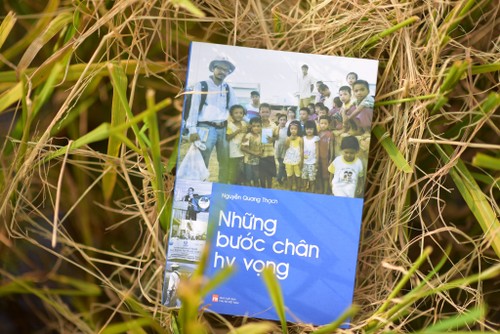Đọc sách cùng bạn: Chân đi sách đến - Ảnh 1.