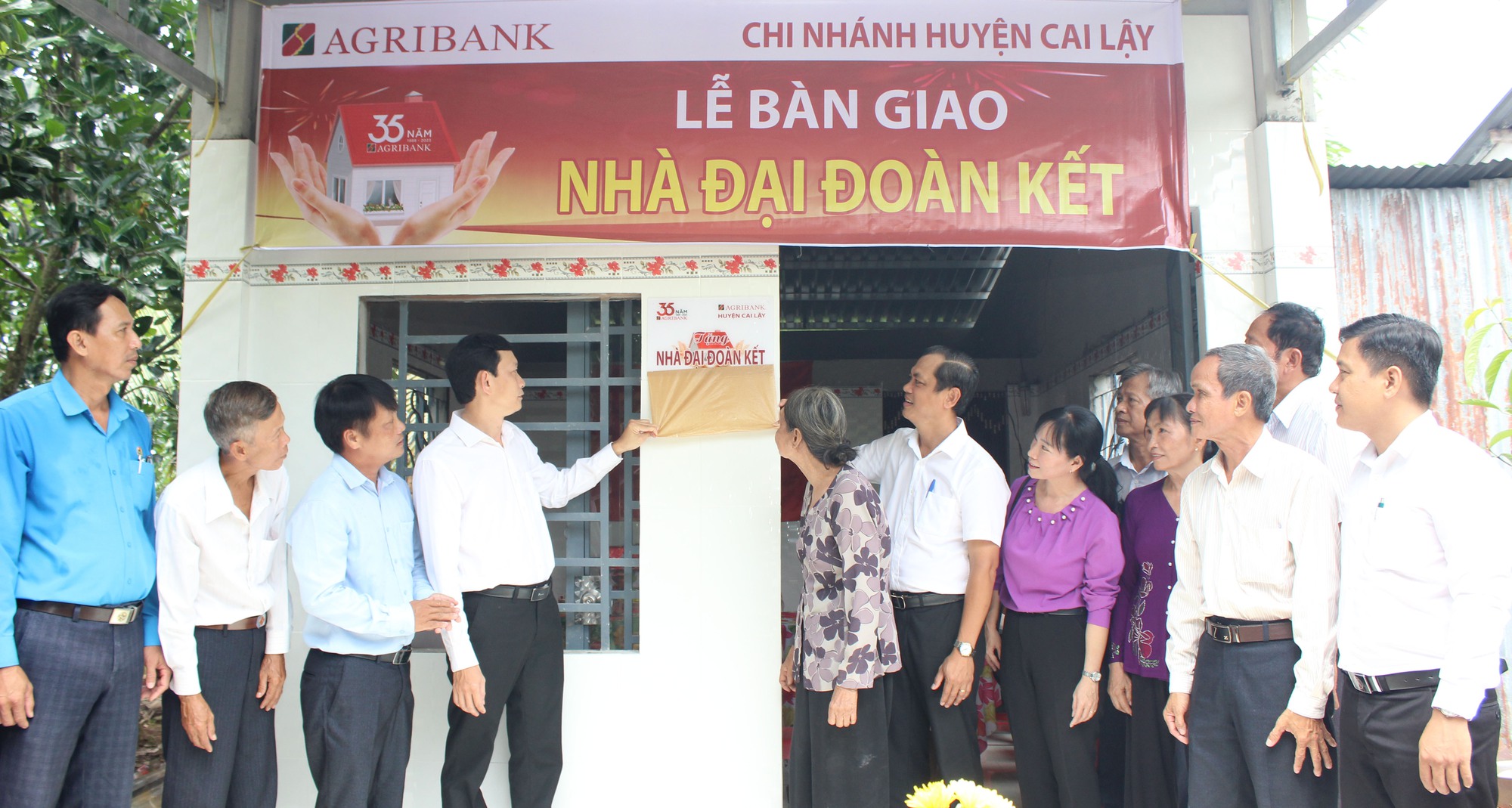 Agribank bàn giao 16 nhà Đại đoàn kết tại huyện Cai Lậy, tỉnh Tiền Giang - Ảnh 2.
