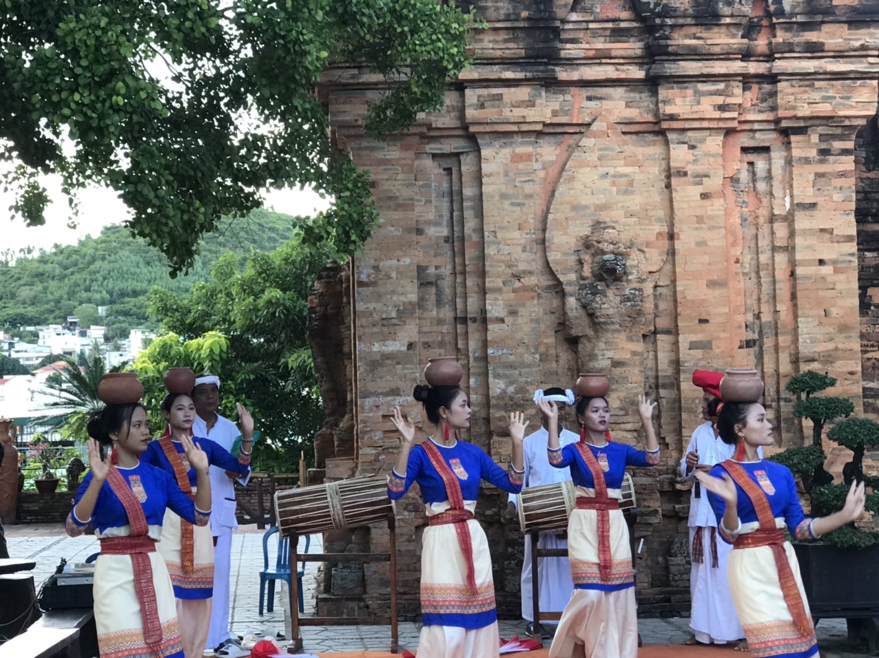 Sẽ công khai vấn đề thu chi tiền công đức tại Tháp Bà Ponagar Nha Trang - Ảnh 1. Sẽ công khai vấn đề thu chi tiền công đức tại Tháp Bà Ponagar Nha Trang - Ảnh 1.