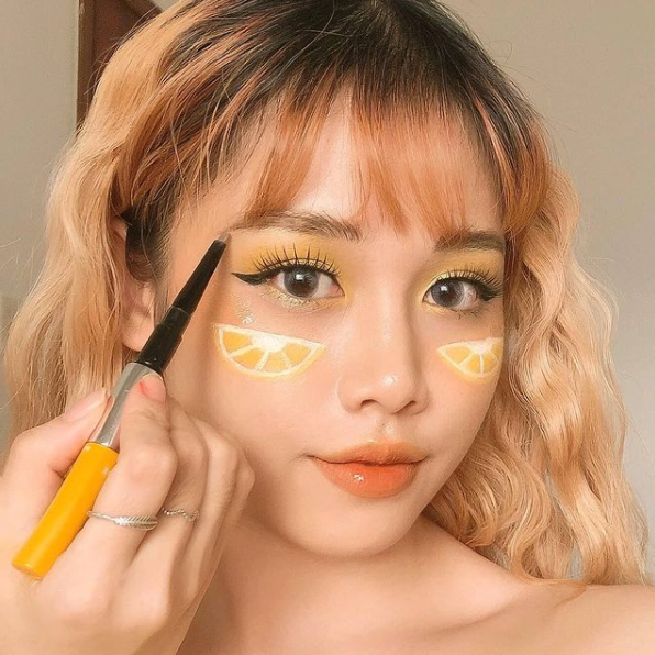Makeup “dâu tây” do Hailey Bieber lăng xê được chị em châu Á rần rần học - Ảnh 6.