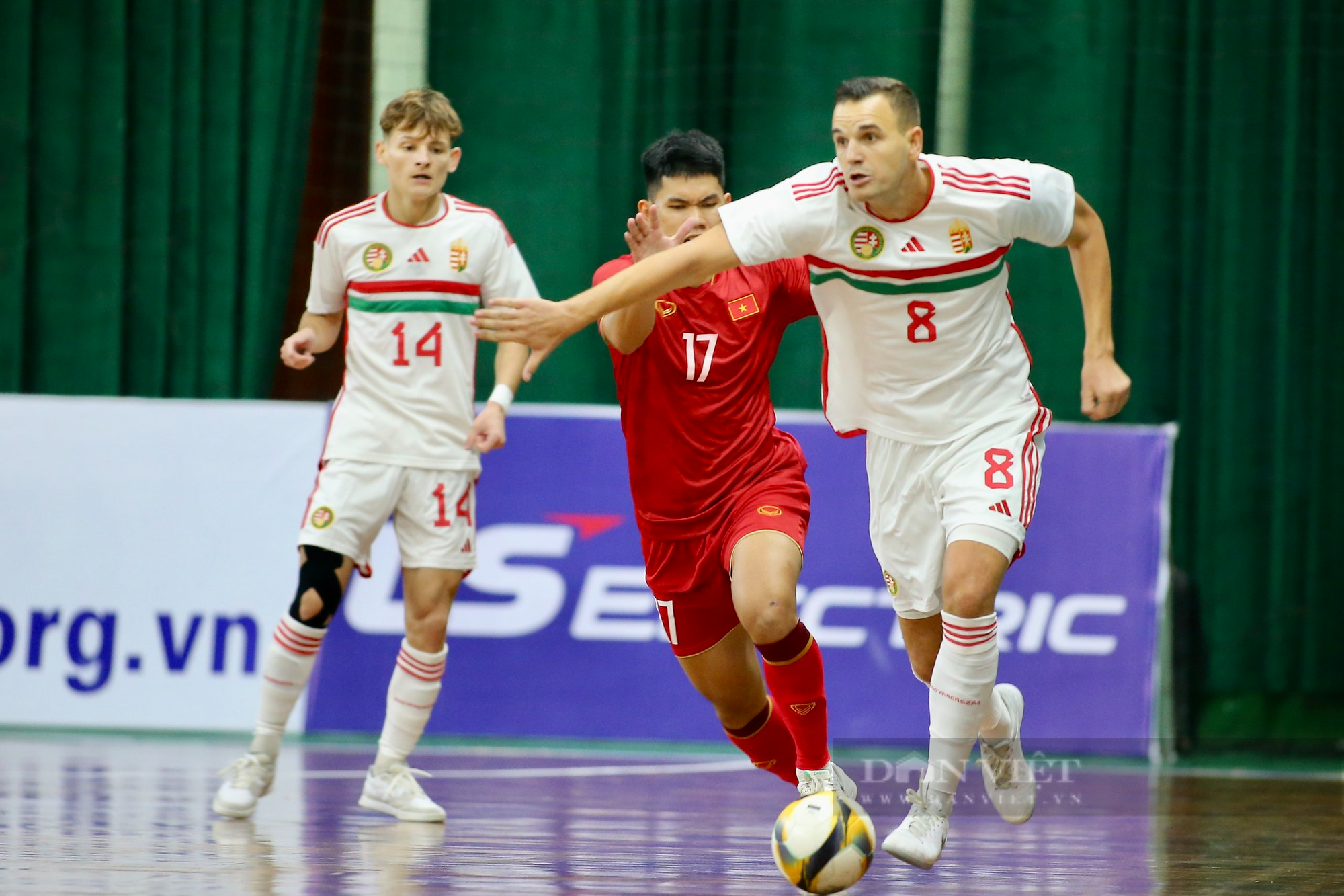 Đội tuyển futsal Việt Nam thua đậm đội hạng 8 thế giới - Ảnh 1.