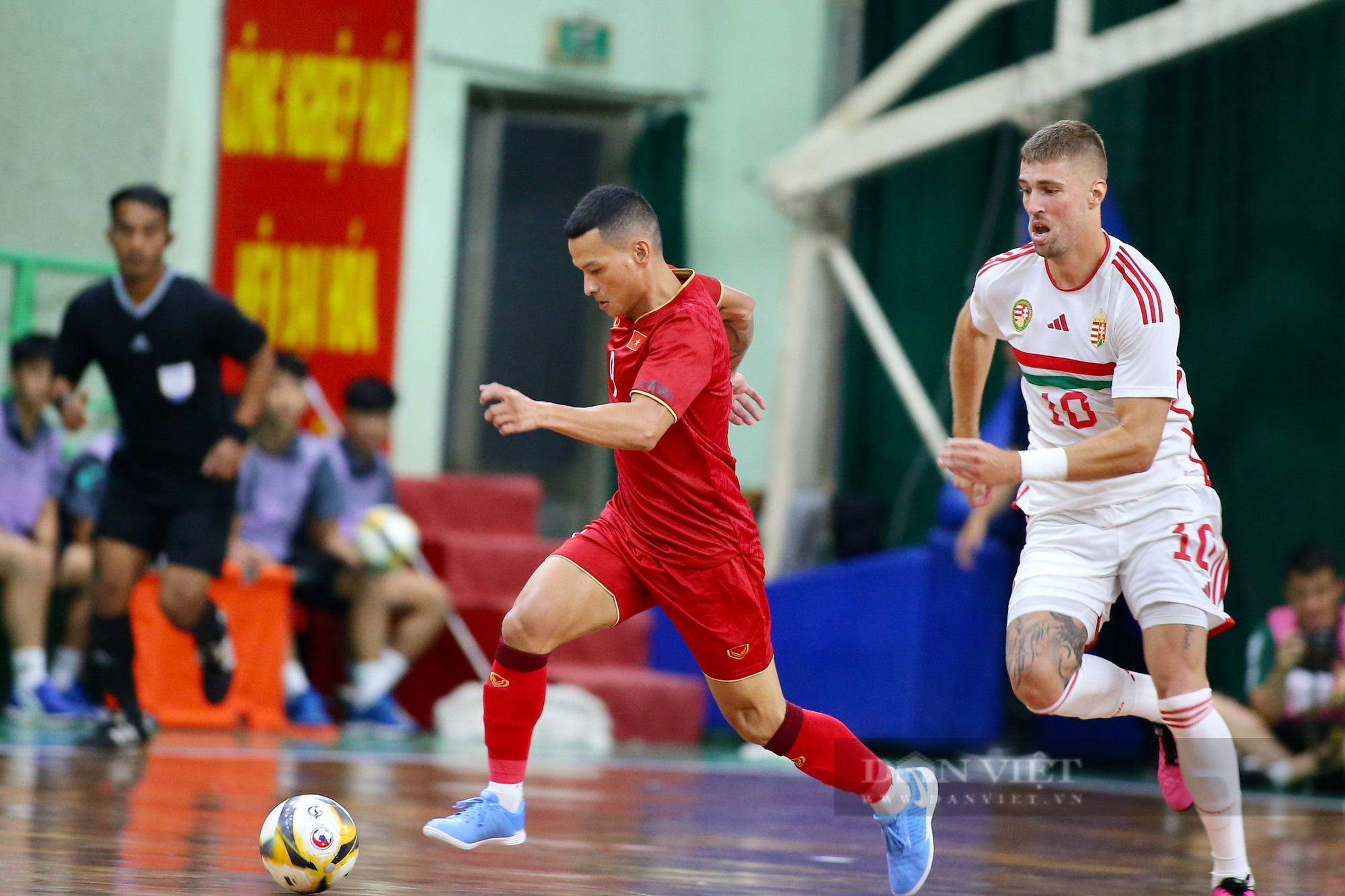 Đội tuyển futsal Việt Nam thua đậm đội hạng 8 thế giới - Ảnh 2.