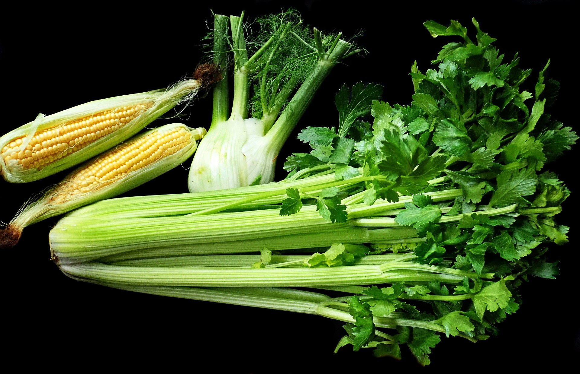 Loại rau &quot;chỉ ăn cuộng&quot;, vị thuốc tự nhiên, ngăn ngừa ung thư, huyết áp cao, lá bỏ đi cũng rất bổ dưỡng - Ảnh 1.
