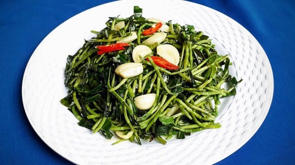 Thứ rau dại tưởng chỉ dành cho lợn ăn, bỗng chốc thành đặc sản, giá 70.000 đồng/kg - Ảnh 6. Thứ rau dại tưởng chỉ dành cho lợn ăn, bỗng chốc thành đặc sản, giá 70.000 đồng/kg - Ảnh 6.