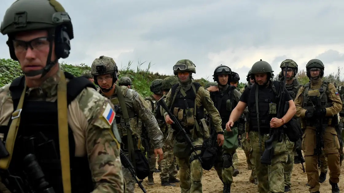 Ukraine cảnh báo Nga triển khai đội quân khổng lồ 52.000 binh sĩ, 270 xe tăng ở Bakhmut - Ảnh 1.