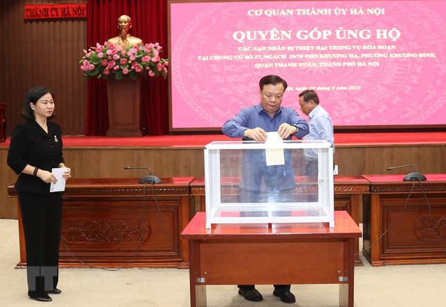 Hình ảnh Hà Nội tưởng niệm các nạn nhân tử vong vì cháy chung cư mini trong ngày đầu tuần - Ảnh 4.