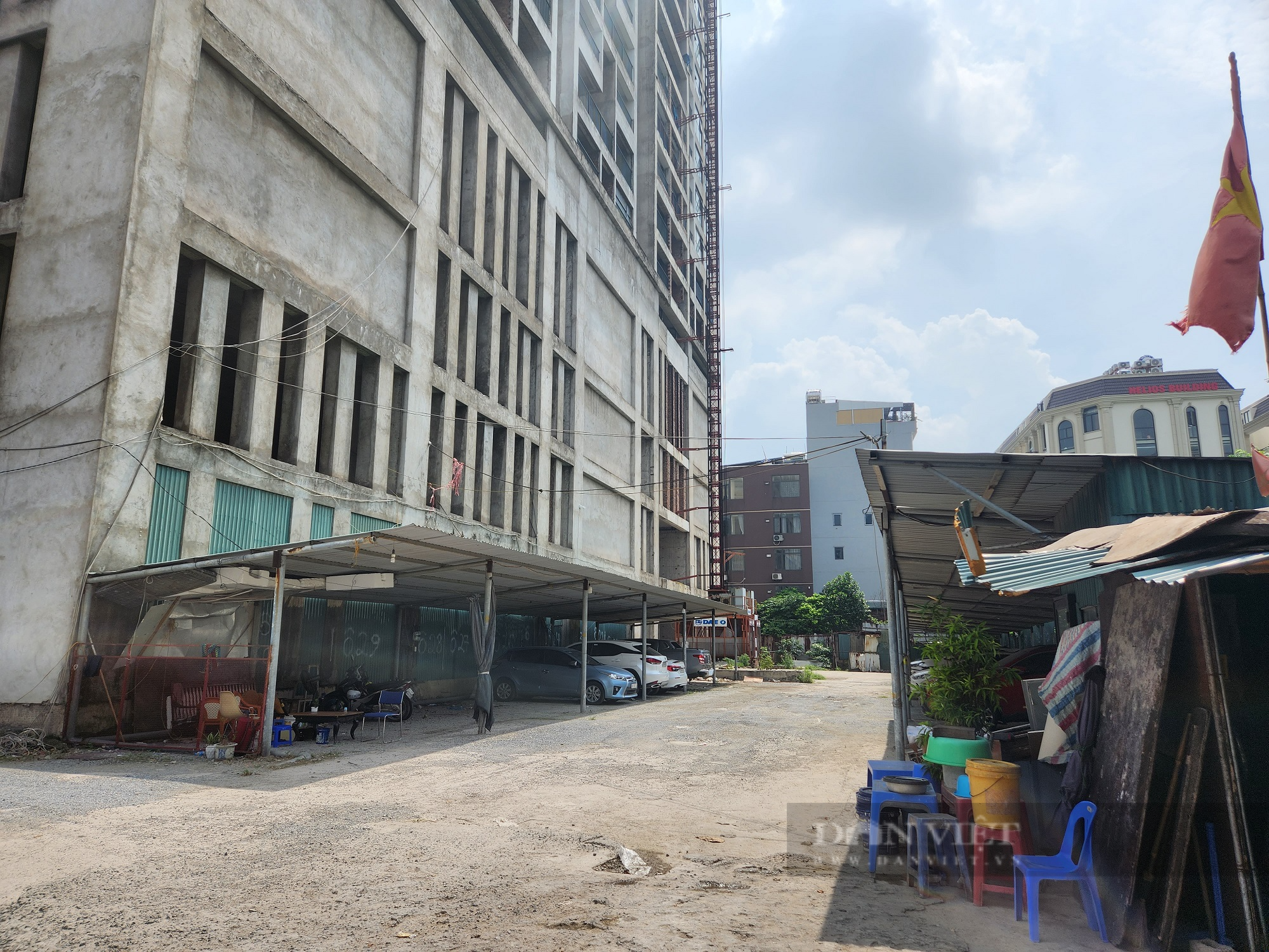 Cận cảnh tòa tháp nghìn tỷ &quot;gắn mác&quot; dự án Công ty bất động sản Nhật Nam &quot;biến thành&quot; bãi gửi xe - Ảnh 8.
