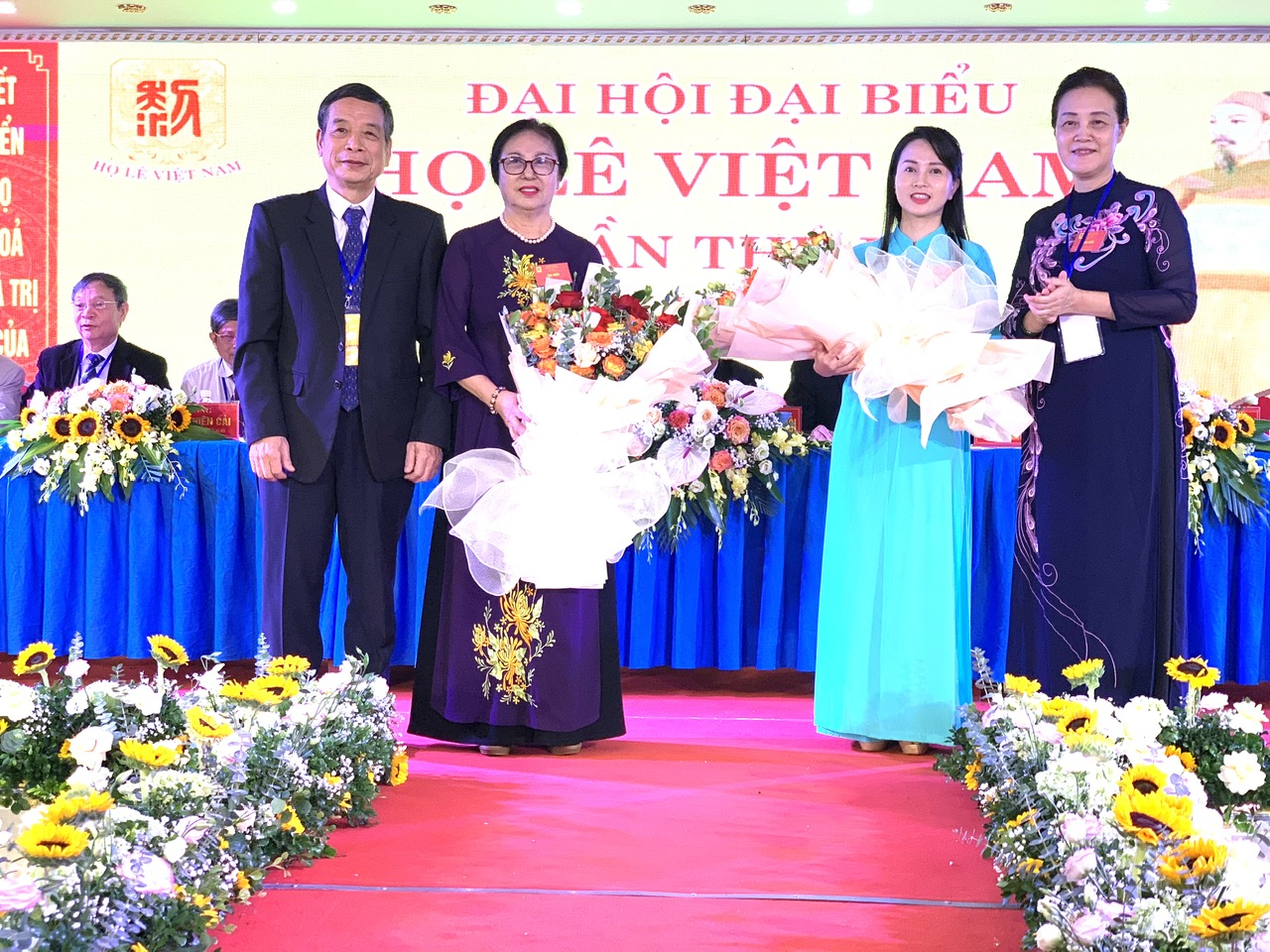 Họ Lê Việt Nam: Lan toả giáo dục truyền thống, khuyến học khuyến tài, xây dựng xã hội học tập và an sinh xã hội - Ảnh 1. Họ Lê Việt Nam: Lan toả giáo dục truyền thống, khuyến học khuyến tài, xây dựng xã hội học tập và an sinh xã hội - Ảnh 1.