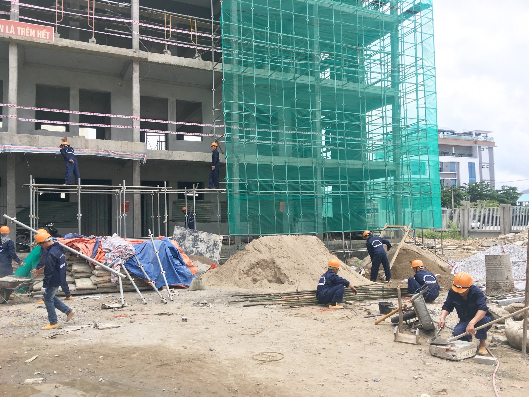 Hé lộ &quot;công thức&quot; giúp Công ty TNHH xây dựng và phát triển Thanh Phong liên tục trúng thầu “khủng” - Ảnh 1.