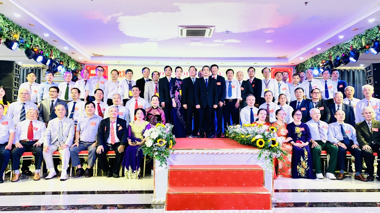 Họ Lê Việt Nam: Lan toả giáo dục truyền thống, khuyến học khuyến tài, xây dựng xã hội học tập và an sinh xã hội - Ảnh 3. Họ Lê Việt Nam: Lan toả giáo dục truyền thống, khuyến học khuyến tài, xây dựng xã hội học tập và an sinh xã hội - Ảnh 3.