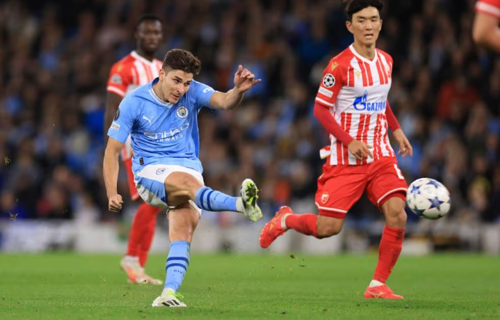 Man City nhọc nhằn thắng Crvena Zvezda, HLV Guardiola đổ lỗi cho điều gì? - Ảnh 1.