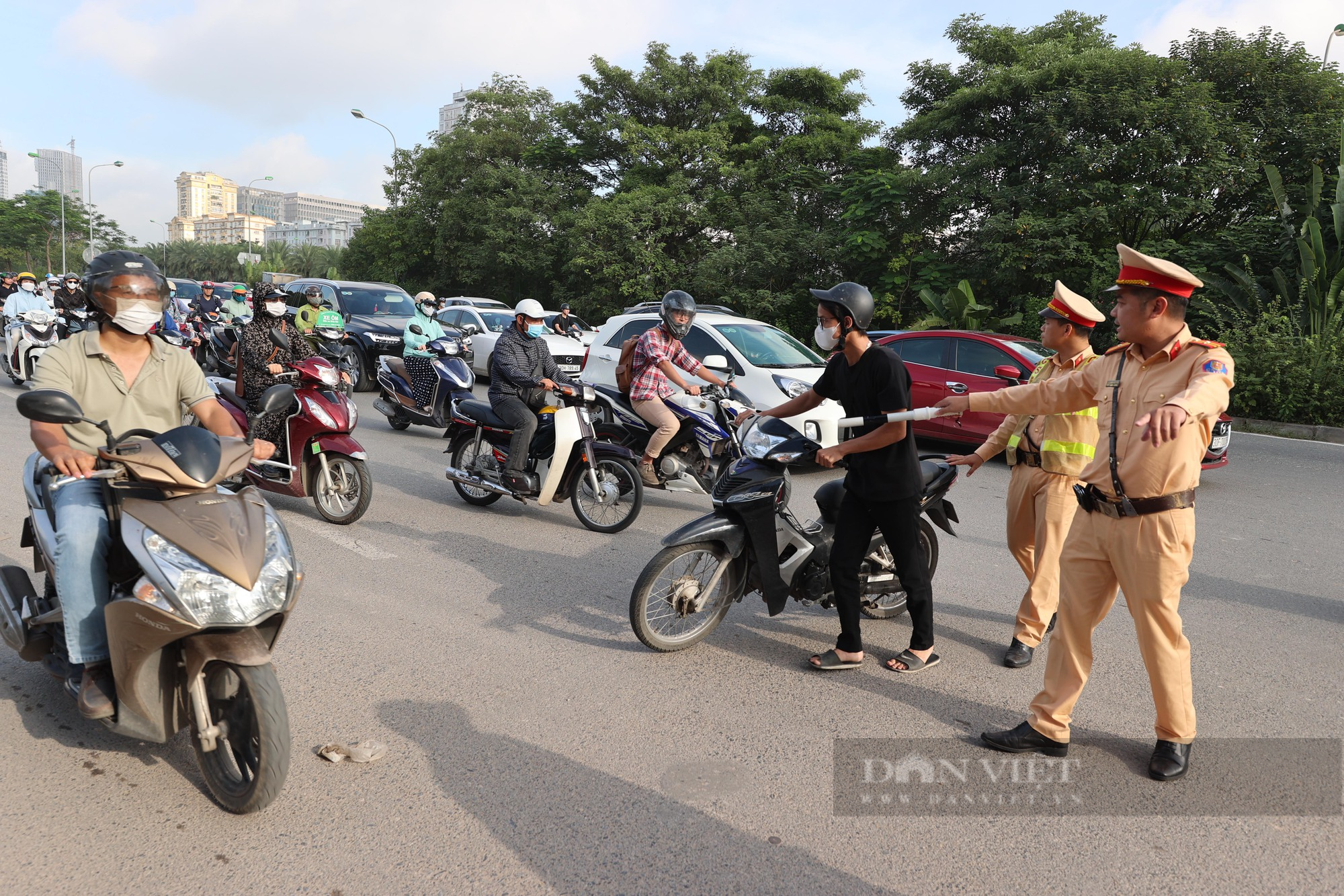 Đi vào cao tốc, nhiều xe máy quay đầu bỏ chạy khi thấy CSGT - Ảnh 10.
