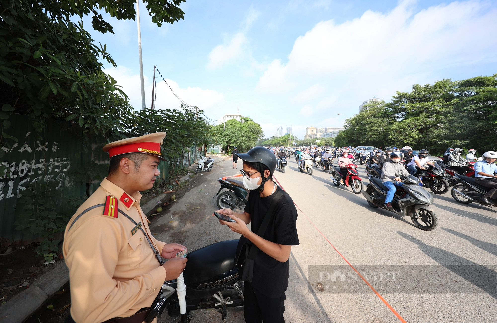 Đi vào cao tốc, nhiều xe máy quay đầu bỏ chạy khi thấy CSGT - Ảnh 11.