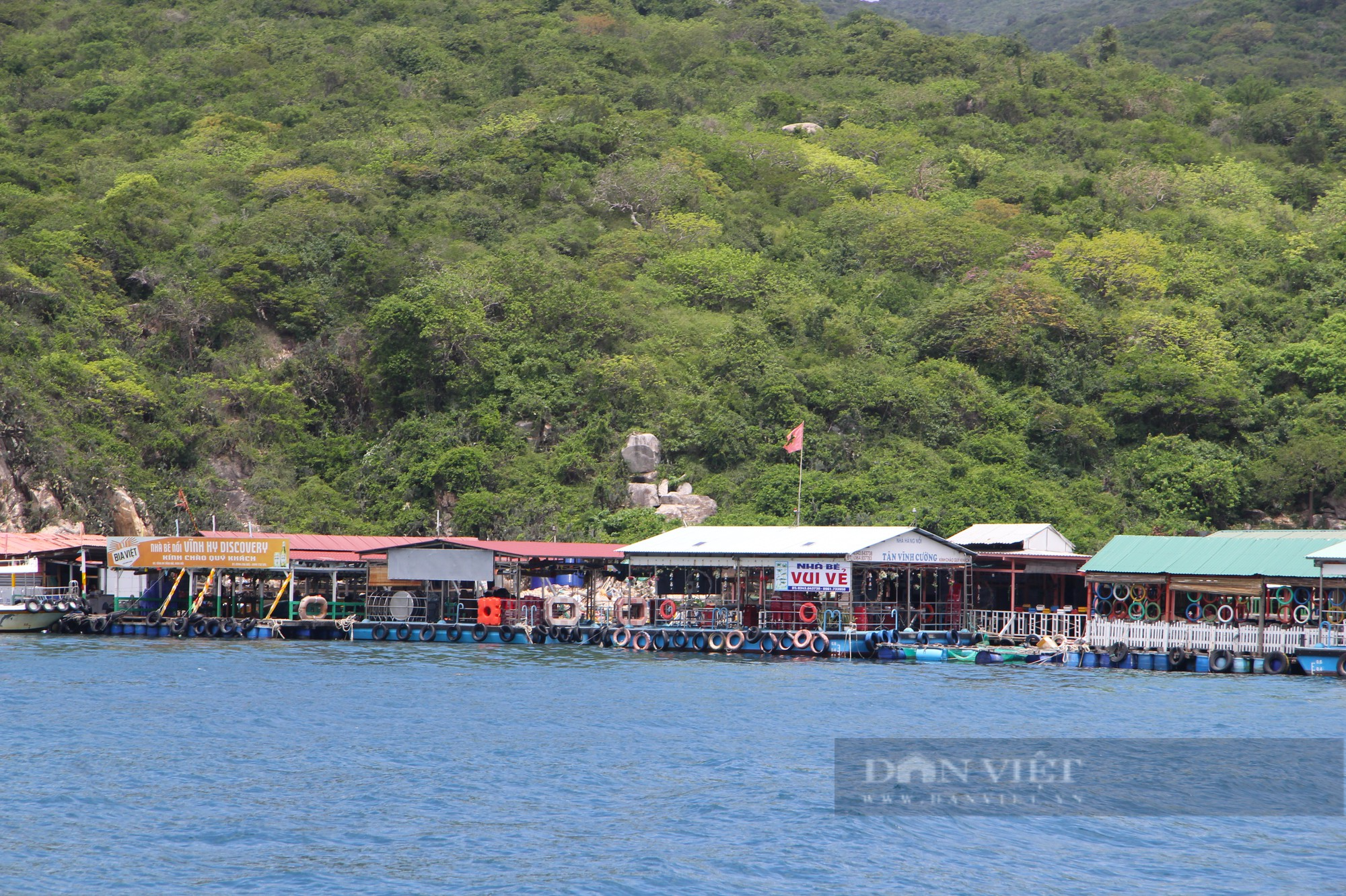 Chủ tịch UBND tỉnh Ninh Thuận kiểm tra chấn chỉnh hoạt động du lịch ở vịnh Vĩnh Hy sau phản ánh của Dân Việt - Ảnh 7.