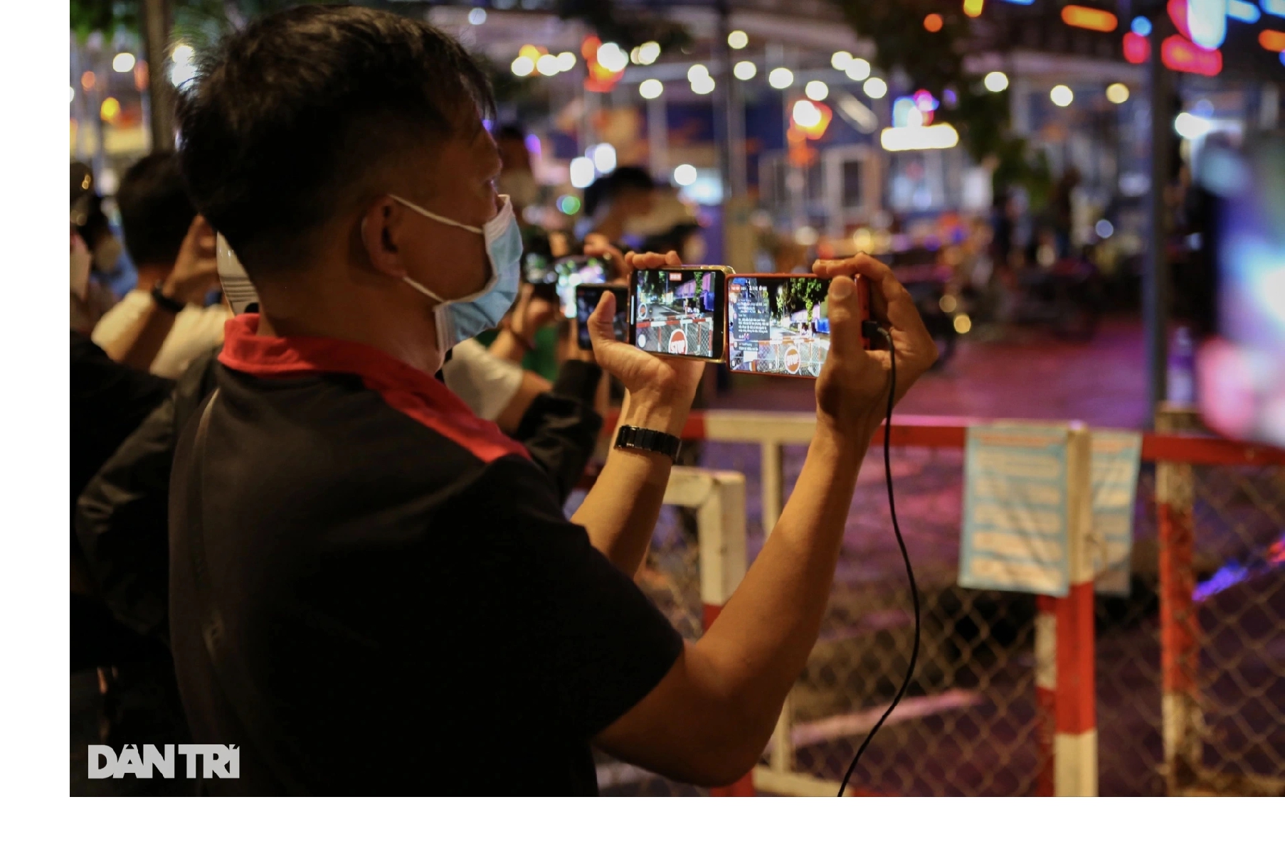 Góc khuất sau thu nhập trăm triệu đồng mỗi tháng của nghề làm YouTuber - Ảnh 1.