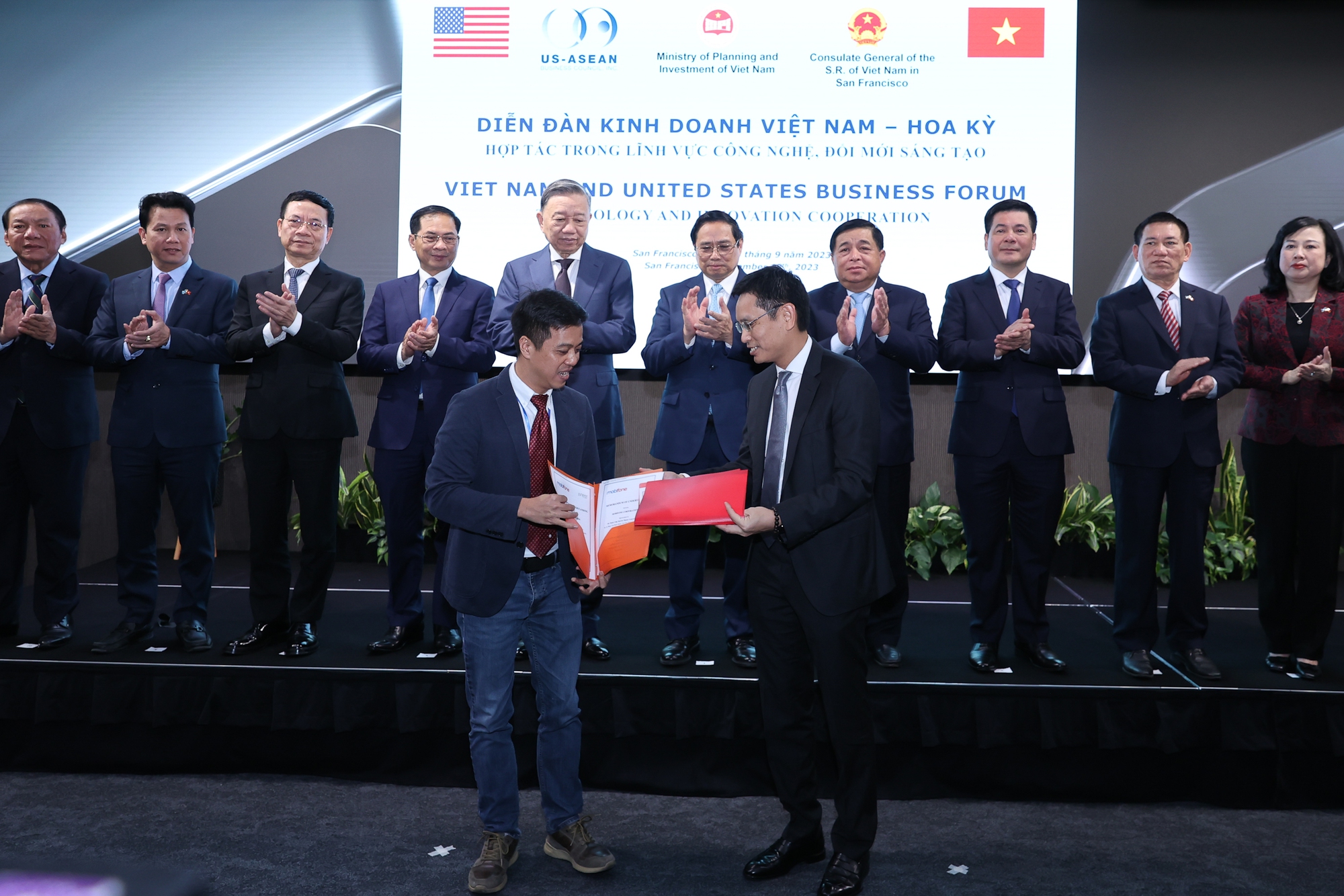 Đề nghị doanh nghiệp Hoa Kỳ góp phần ủng hộ một Việt Nam 'mạnh, độc lập, tự cường và thịnh vượng' - Ảnh 8. Đề nghị doanh nghiệp Hoa Kỳ góp phần ủng hộ một Việt Nam 'mạnh, độc lập, tự cường và thịnh vượng' - Ảnh 8.