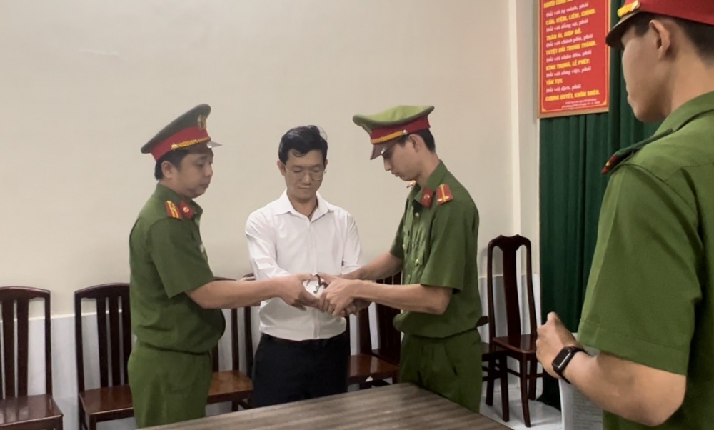 Ông Đặng Anh Quân &quot;cùng chí hướng&quot;, hiểu ý với bà Nguyễn Phương Hằng trong các buổi livestream  - Ảnh 4.