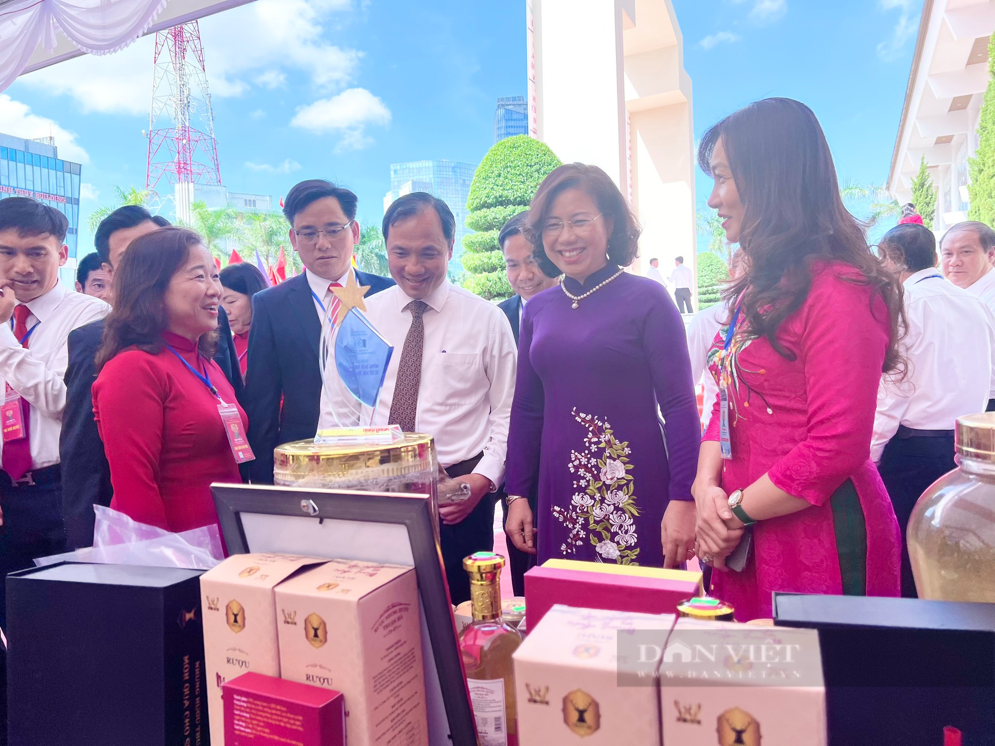 Phó Chủ tịch Hội NDVN Bùi Thị Thơm: Hà Tĩnh có nhiều cách làm hay, mô hình tốt về xây dựng nông thôn mới- Ảnh 4.