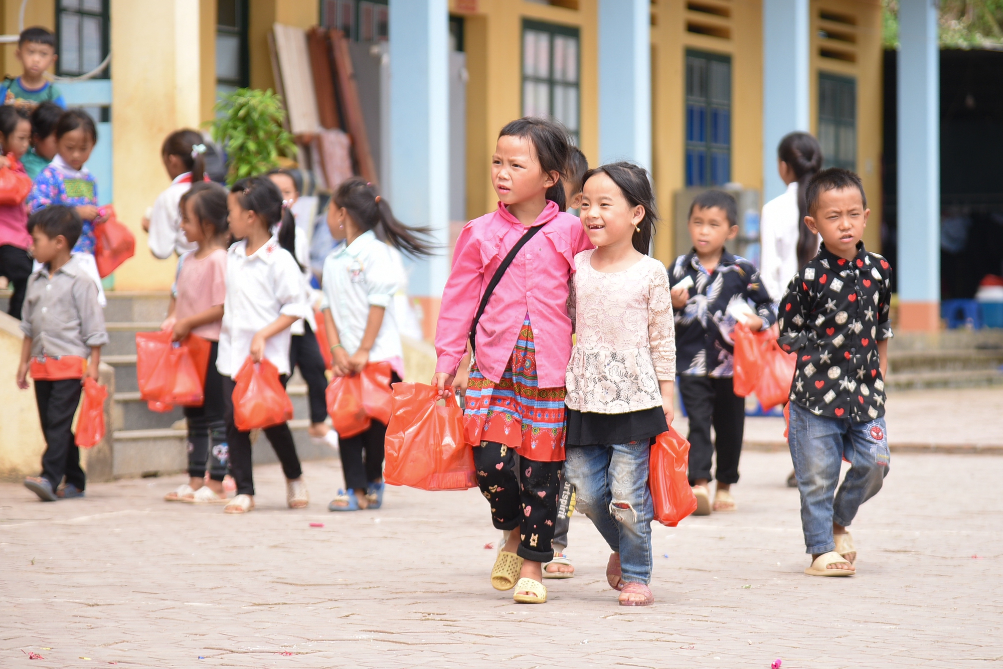 “Con chưa bao giờ được đón một ngày lễ Trung thu vui như thế”  - Ảnh 18.