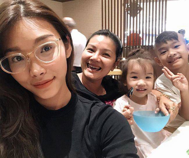 &quot;Nữ hoàng cảnh nóng&quot; màn ảnh Việt khoe khu vườn &quot;thẳng cánh cò bay&quot; - Ảnh 2.
