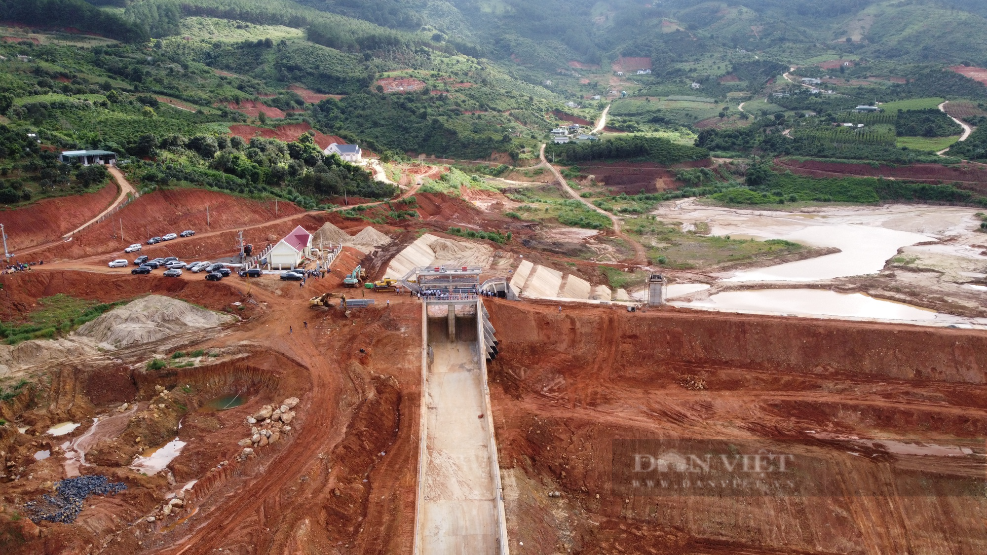 Sạt trượt gần hồ Đông Thanh (Lâm Đồng) vẫn rất phức tạp, khó lường với 4 cung trượt - Ảnh 2.