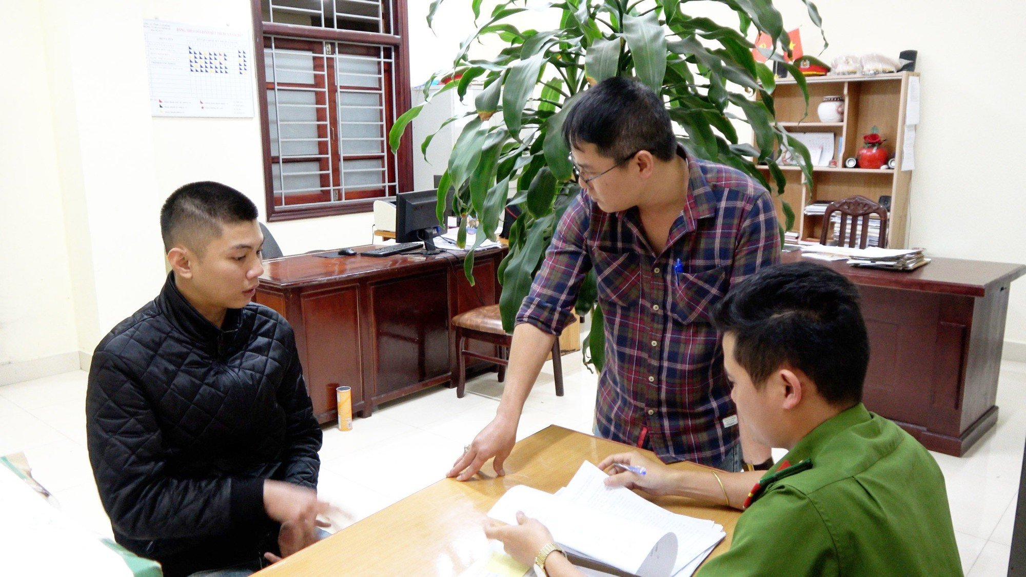 Bắt hàng chục đối tượng từ Hà Nam vào TP.Đà Lạt, cho vay tín dụng đen tới 10 tỷ đồng  - Ảnh 2.