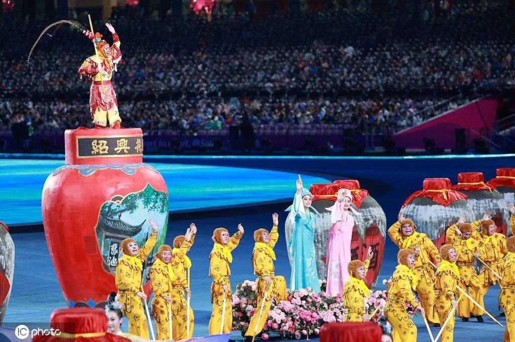 Màn trình diễn nghệ thuật trong lễ khai mạc Asiad 19 khiến khán giả châu Á &quot;ngả mũ&quot; thán phục - Ảnh 3.