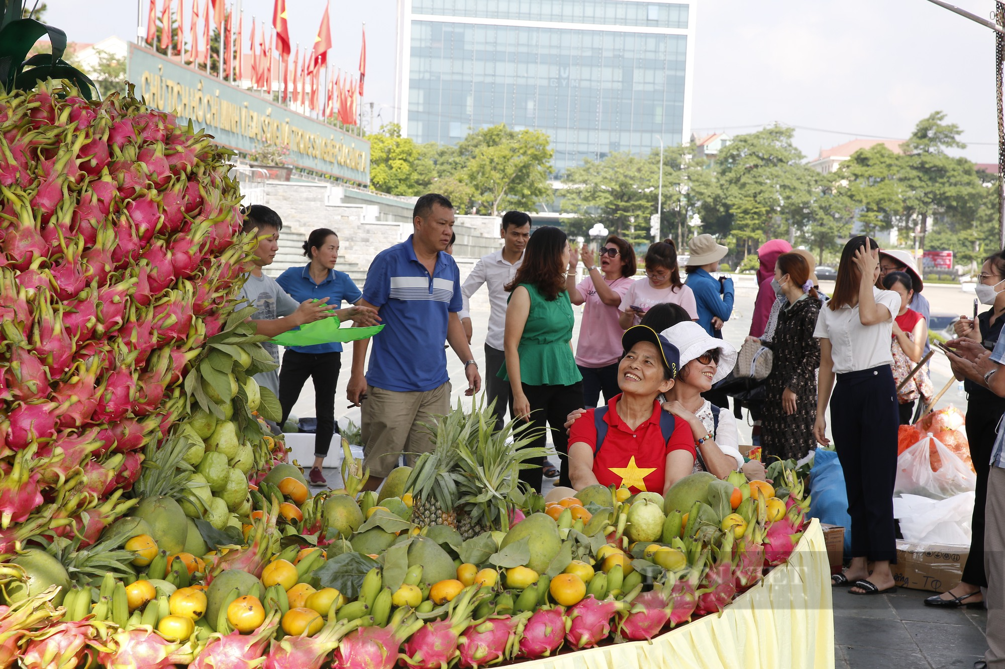 Mâm cỗ Trung thu khổng lồ tại Lễ hội thành Tuyên 2023 - Ảnh 7.