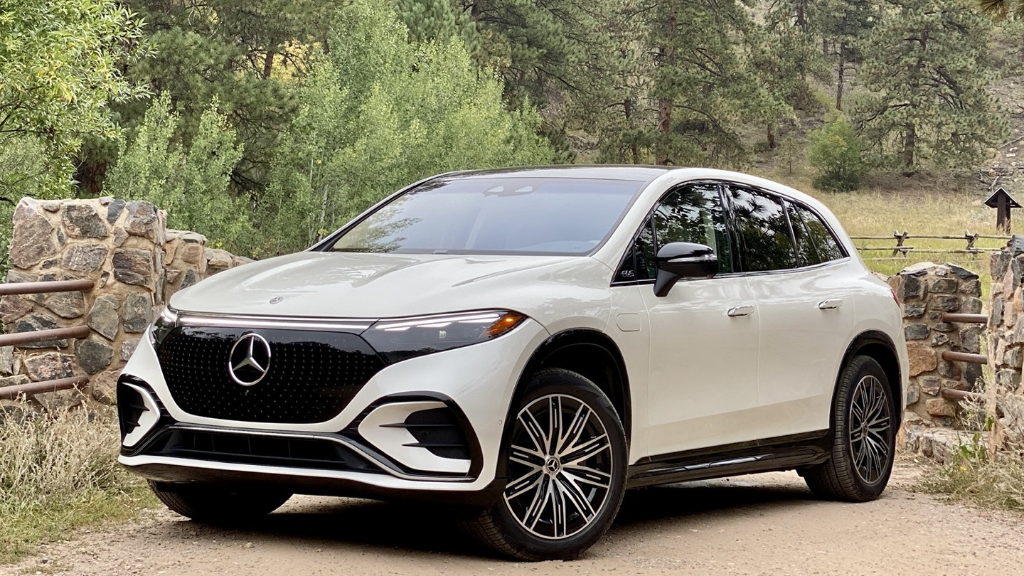 Hai mẫu xe thuần điện của Mercedes ra mắt tại Việt Nam - Ảnh 1.