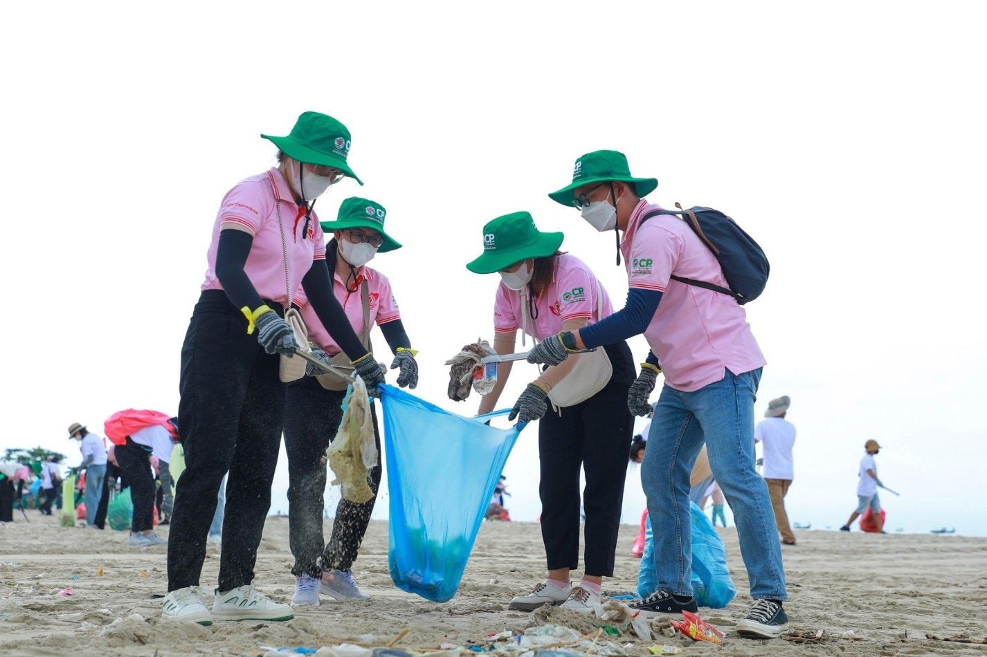 C.P. Việt Nam làm sạch bãi biển tại Bà Rịa - Vũng Tàu - Ảnh 3.