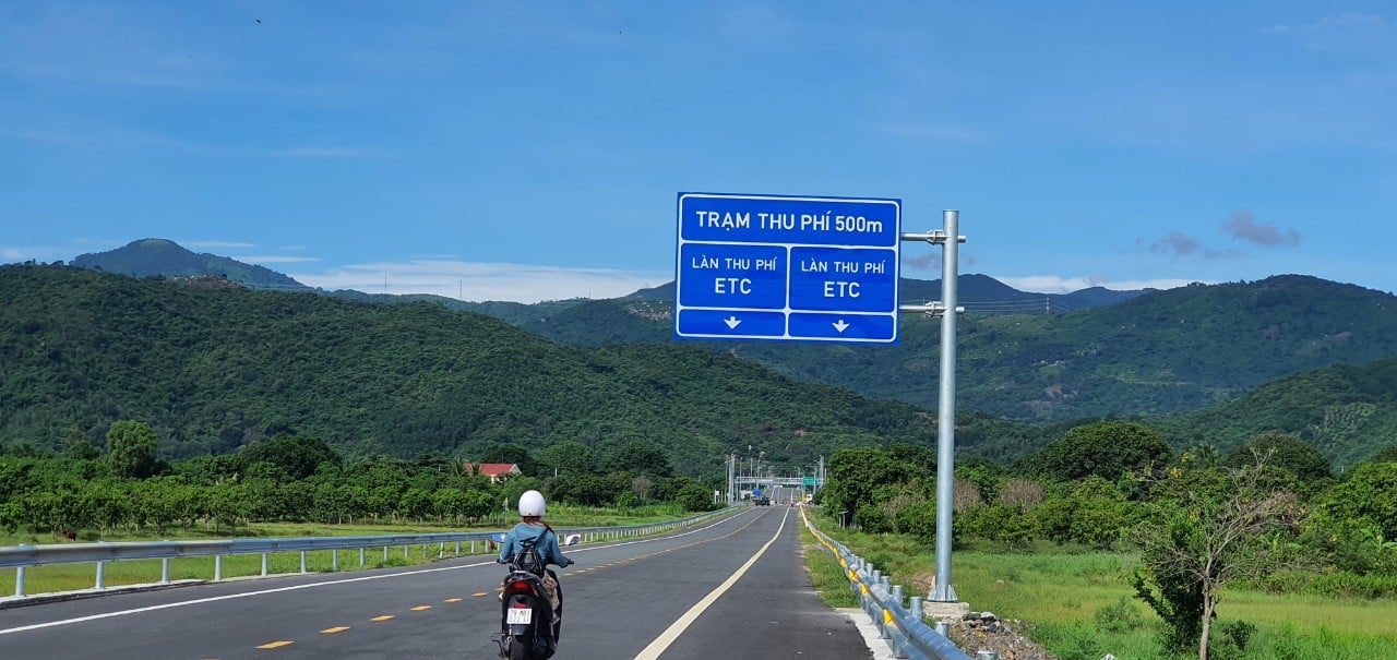 Cuối tháng 12 sẽ vận hành trạm thu phí tuyến cao tốc Nha Trang - Cam Lâm - Ảnh 1.