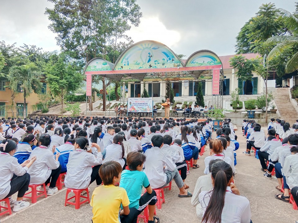 Nậm Pồ: Đẩy mạnh hoạt động tuyên truyền pháp luật an toàn giao thông tại trường học. - Ảnh 4. Nậm Pồ: Đẩy mạnh hoạt động tuyên truyền pháp luật an toàn giao thông tại trường học. - Ảnh 4.