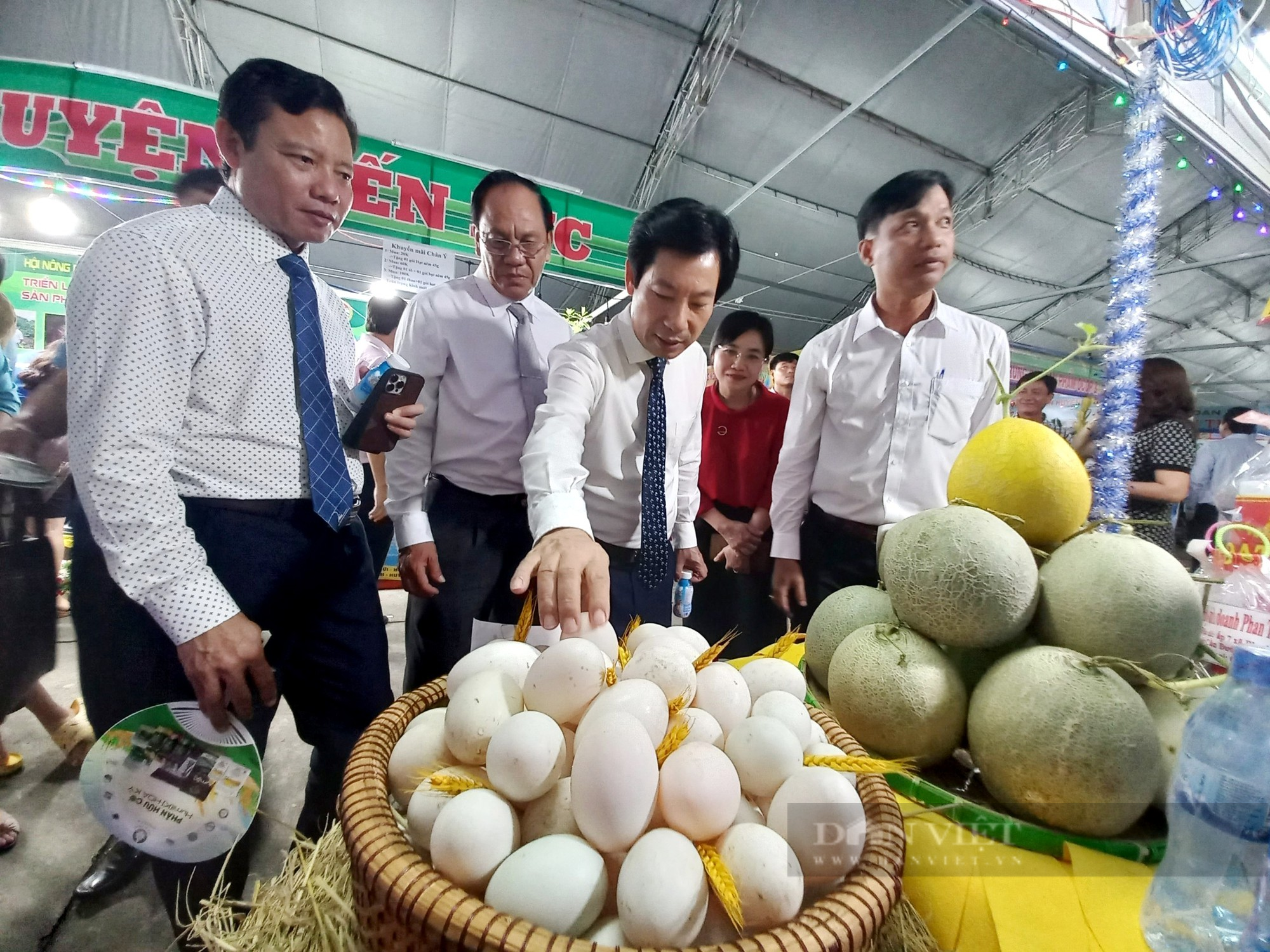 300 gian hàng của ngon, vật lạ khắp 3 miền chào mừng Đại hội HND tỉnh Long An, nhiệm kỳ 2023 – 2028 - Ảnh 3.