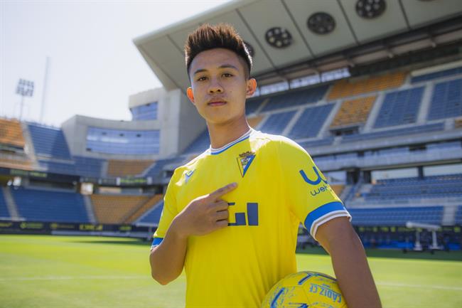 Hoàng Vĩnh Nguyên mang tới kỷ lục hiếm có cho Cadiz CF - Ảnh 1.