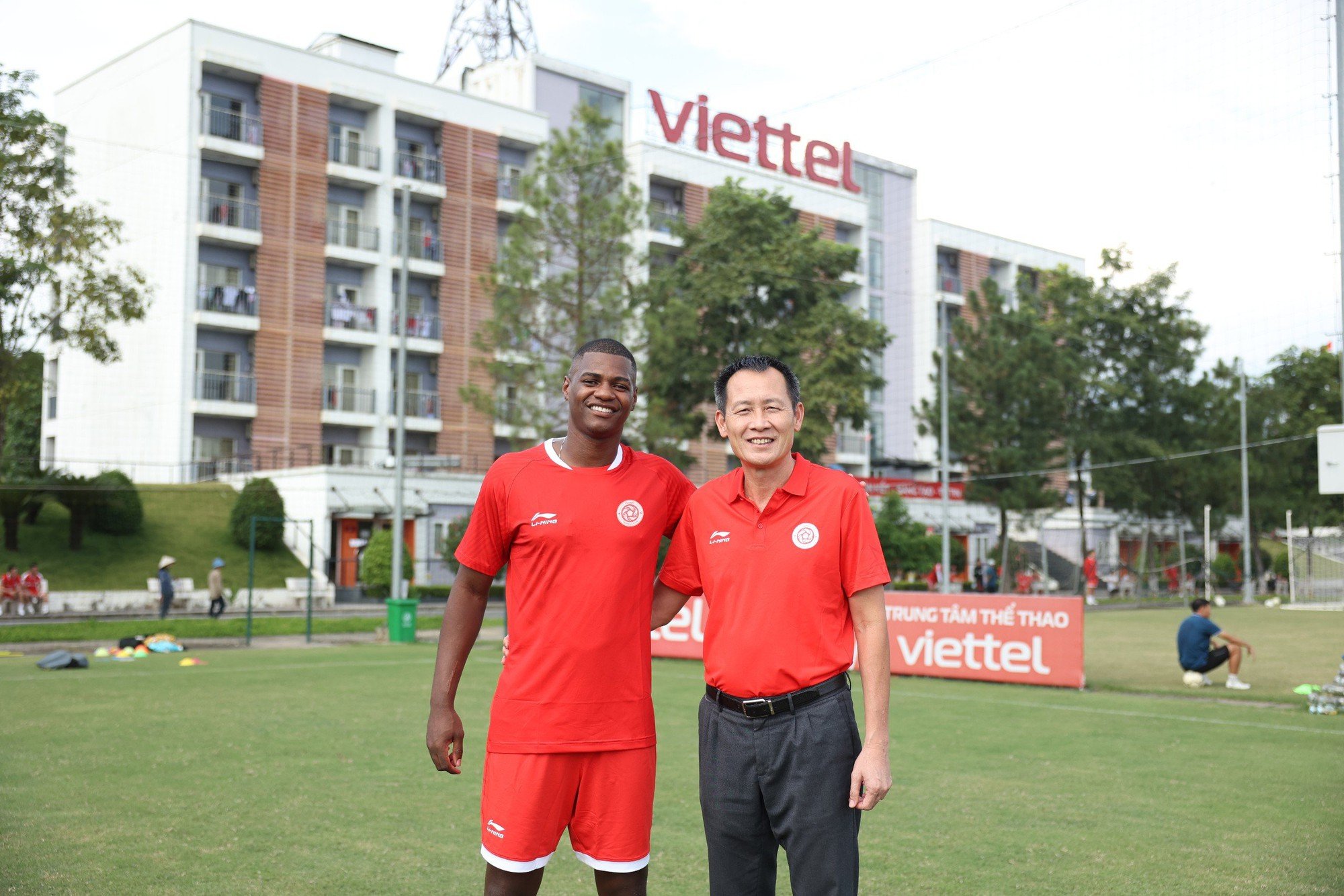 Viettel FC ký hợp đồng 2 năm với Bruno Cantanhede - Ảnh 2.
